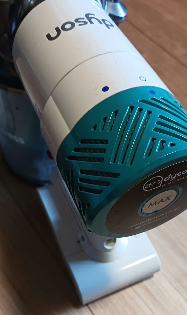 Dyson ハンディクリーナー本体 充電器付き