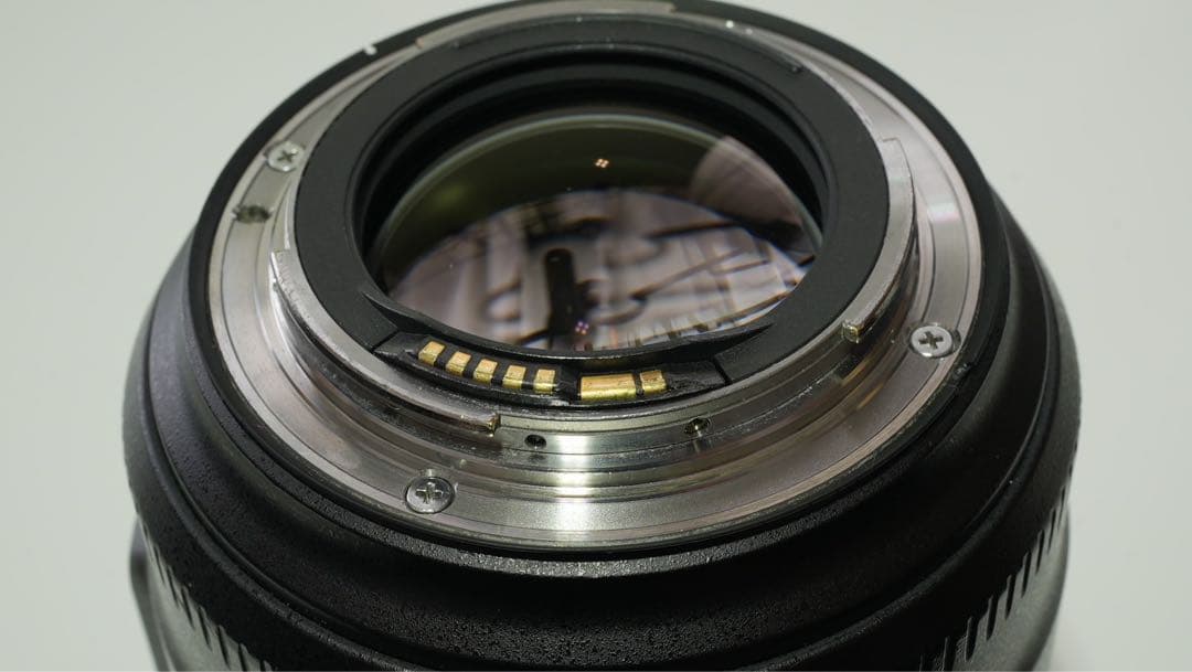 Canon EF 85mm f1.4L IS USM レンズ