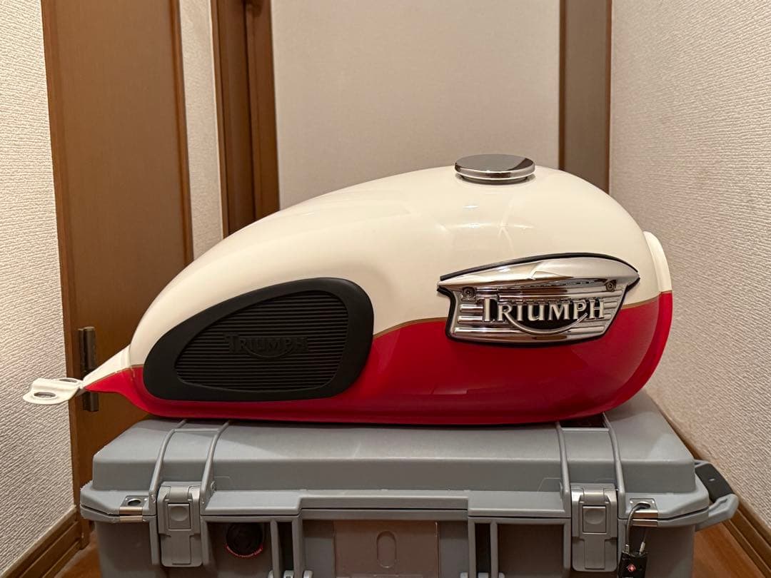 Triumph スクランブラー900 ガソリンタンク