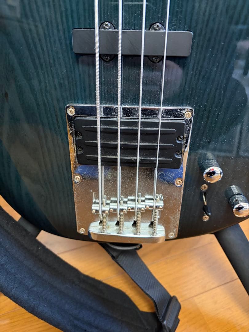 ベース Ibanez ATK-400