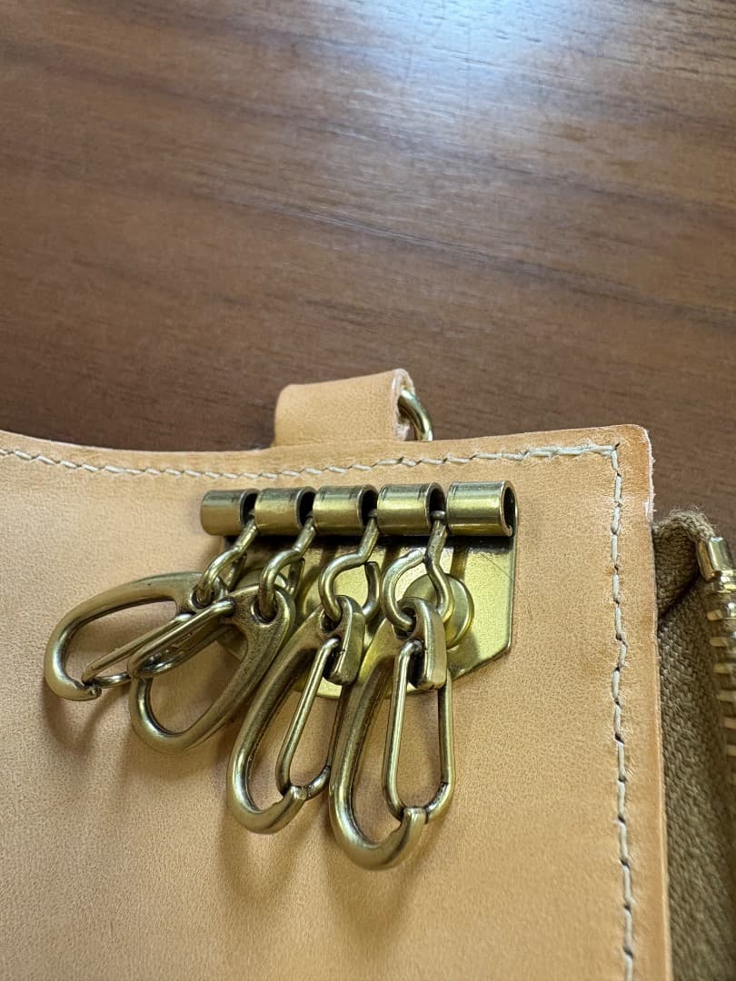 め*そ様 イルビゾンテ L字型ファスナーキーケース