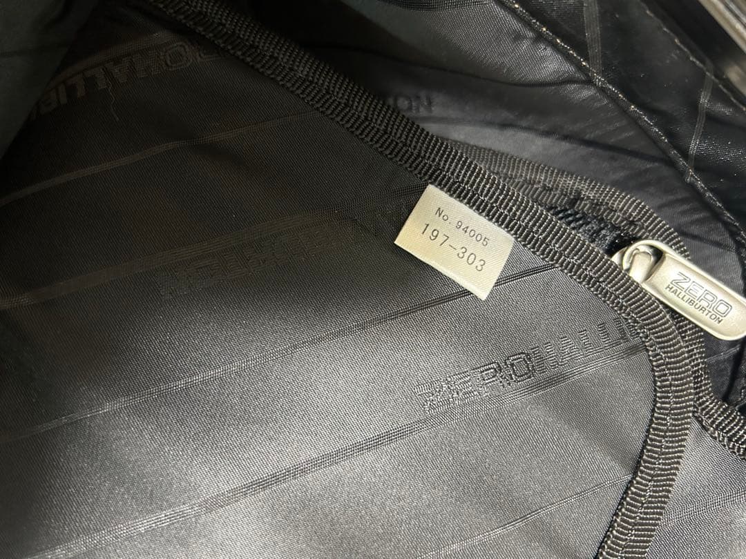 ゼロハリバートン アルミ 4輪 TSAロック ブラック