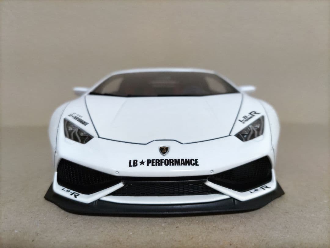 オートアート　Lamborghini Huracan