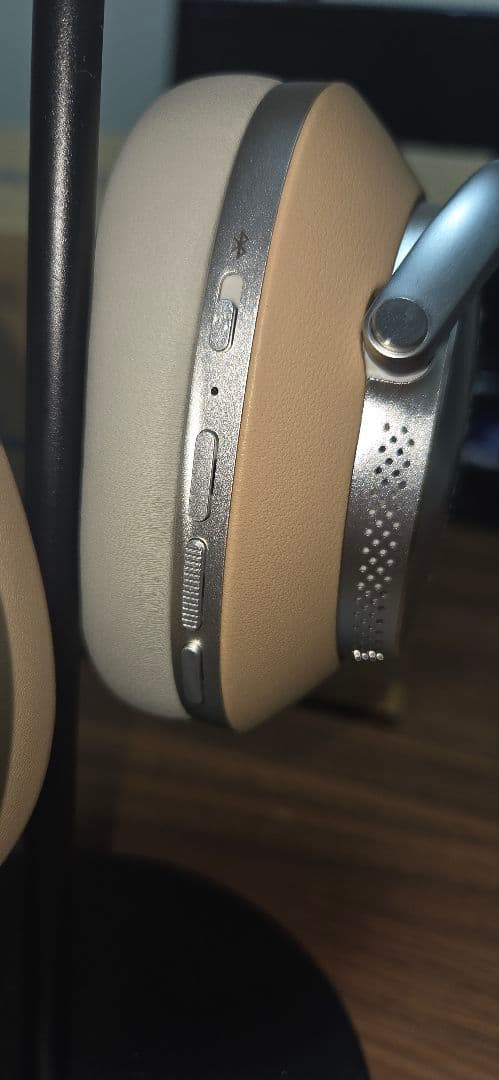 Bowers & Wilkins Px8 タン　値下げ中