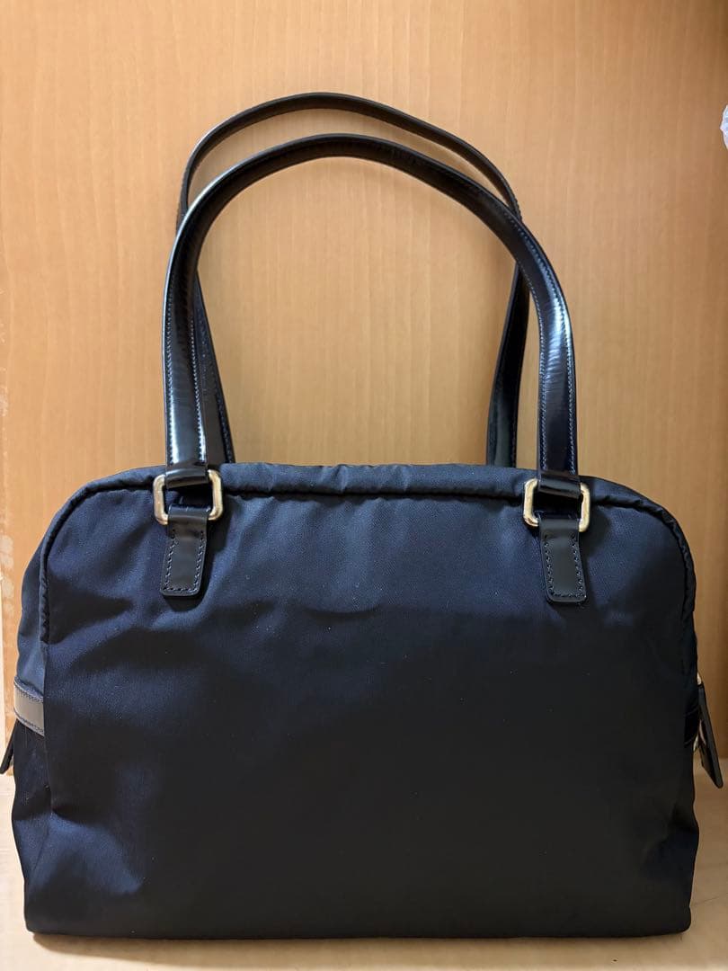 プラダ ナイロンバック ブラック