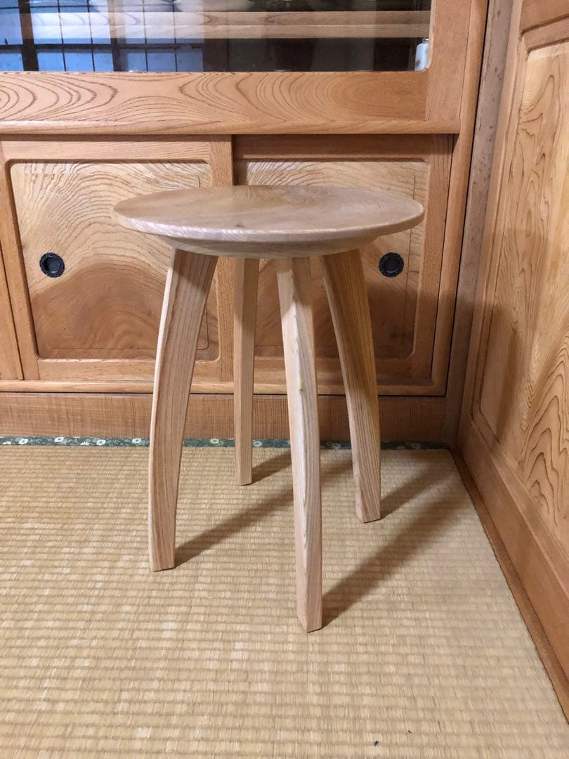 1243 建具屋一筋58年のおじいちゃんの手作りスツール、テーブル☆けやき