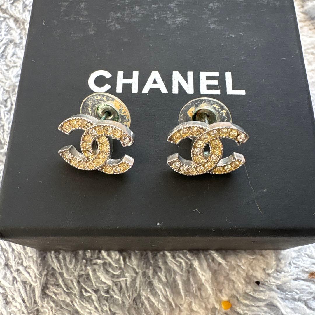 CHANEL ダブルCロゴ ピアス