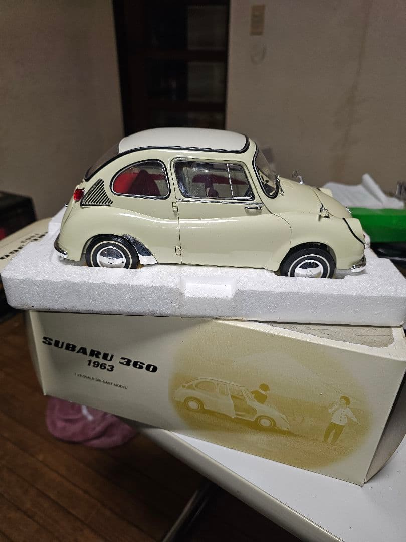 EBBRO社スバル360 1963 クリーム