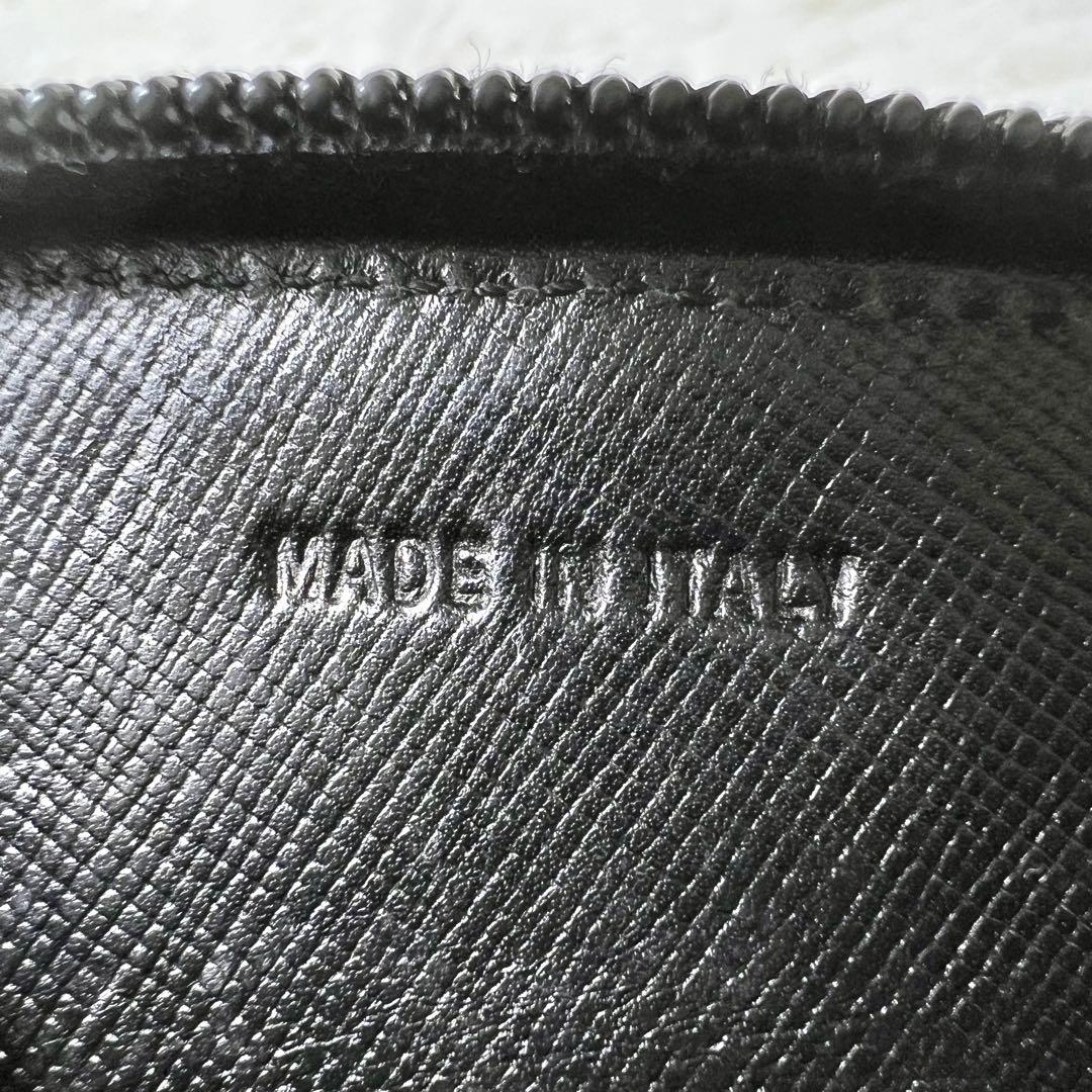 PRADA ケース トライアングルロゴ サフィアーノ 黒 ラウンドジップ