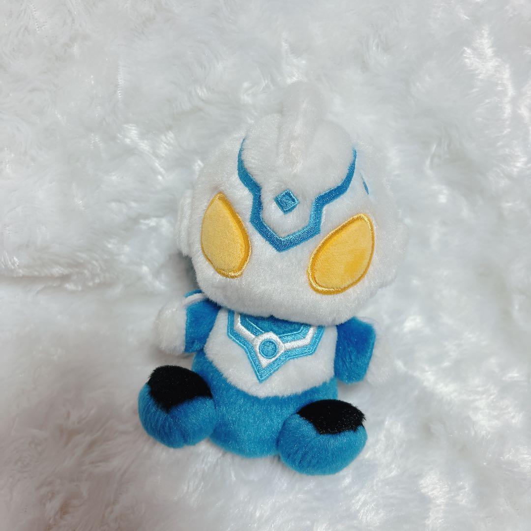 ふわふわお座りぬいぐるみ　ウルトラマンフーマ