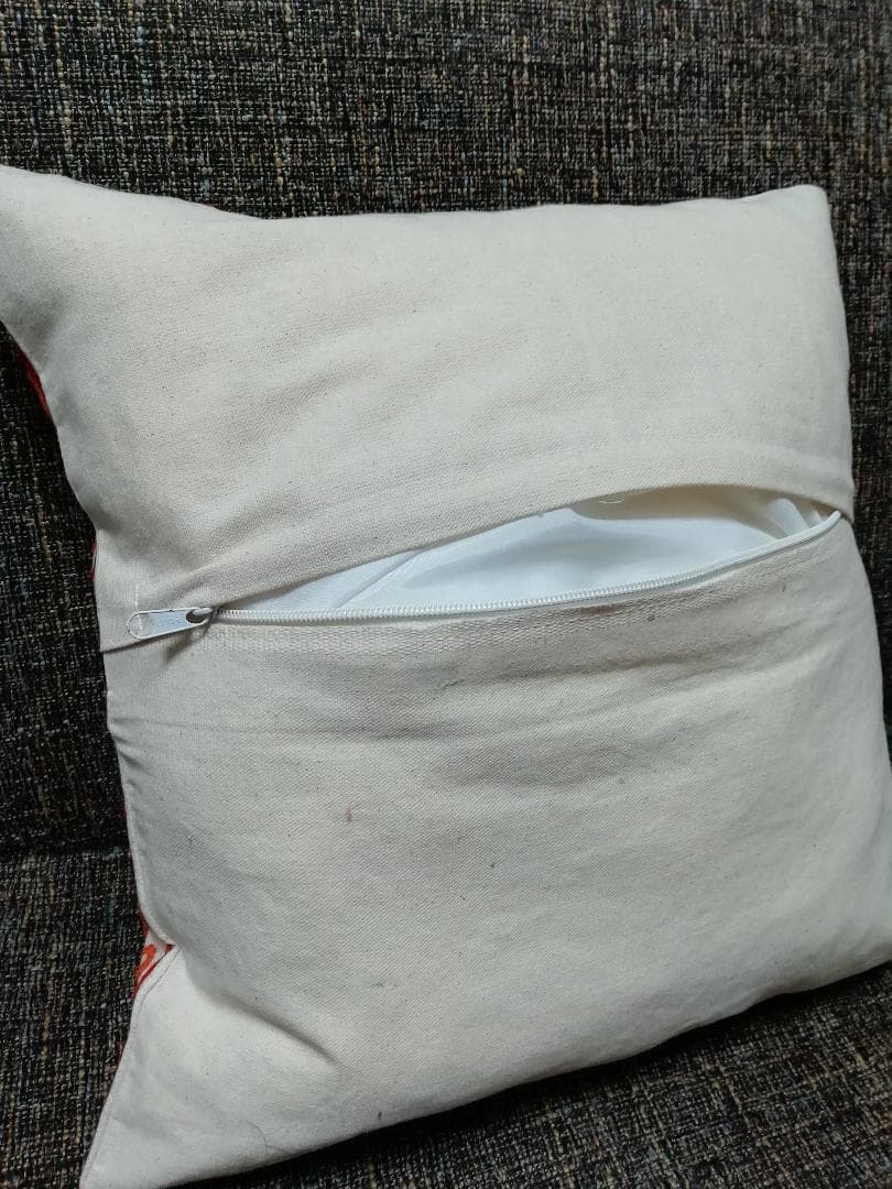 【雑貨屋・仕入れ】花柄クッションカバー（刺繍・ハンドメイド）