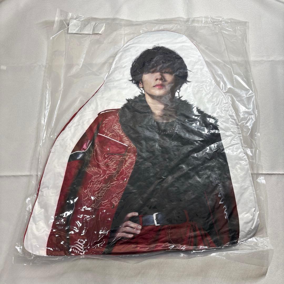 川村壱馬　　ダイカットクッション　bot BIGアクスタ