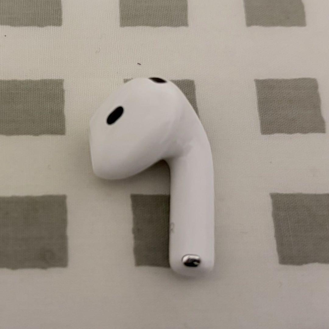 AirPods 4 ノイズキャンセリング搭載