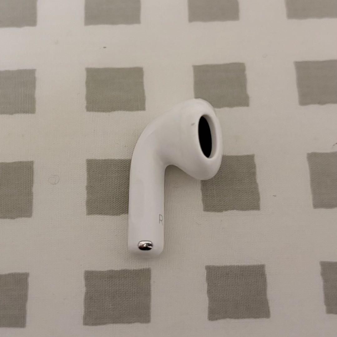 AirPods 4 ノイズキャンセリング搭載