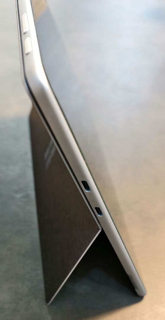 【ほぼ未使用】Surface pro 10 16GB/256GB 画面1箇所傷有