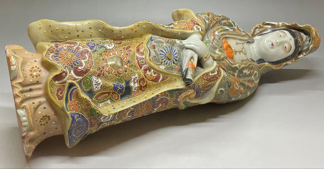 九谷焼　聖観音菩薩像　立像　色絵　金彩　置物　38cm 　Y302