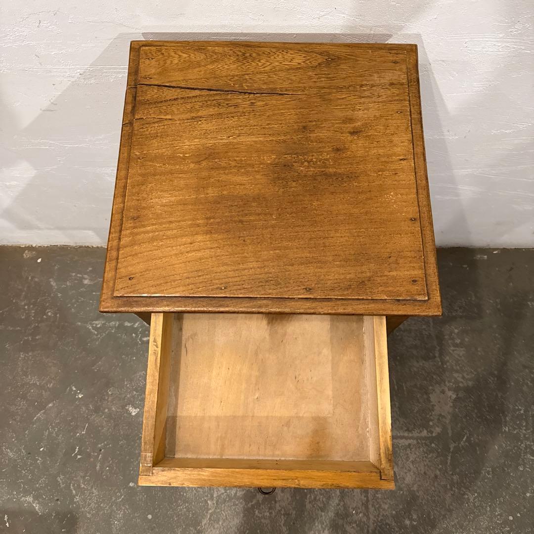 ヴィンテージ　木製サイドテーブル　引き出し／扉収納付き