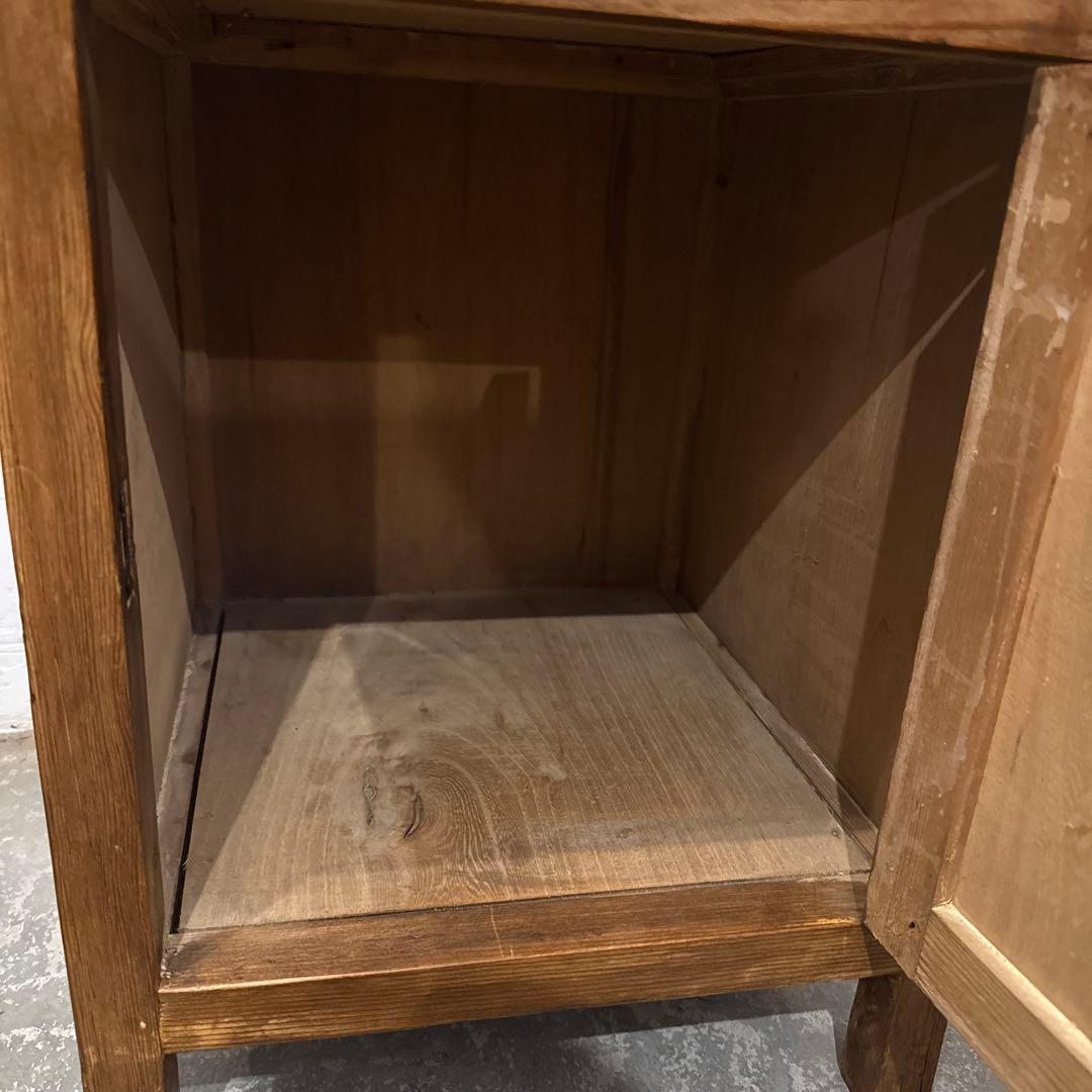 ヴィンテージ　木製サイドテーブル　引き出し／扉収納付き