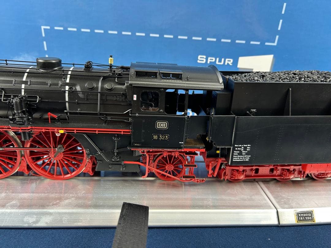 ドイツ 蒸気機関車 KM1 Modellbau BAUREIHE 18.3