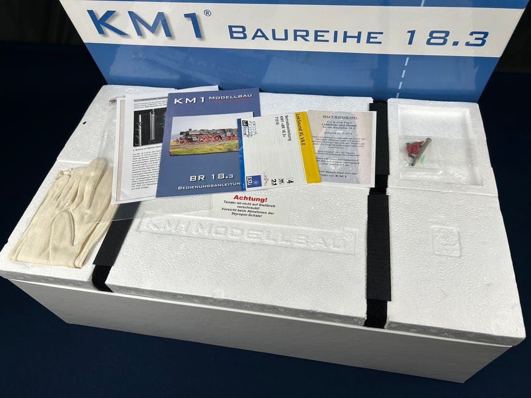 ドイツ 蒸気機関車 KM1 Modellbau BAUREIHE 18.3