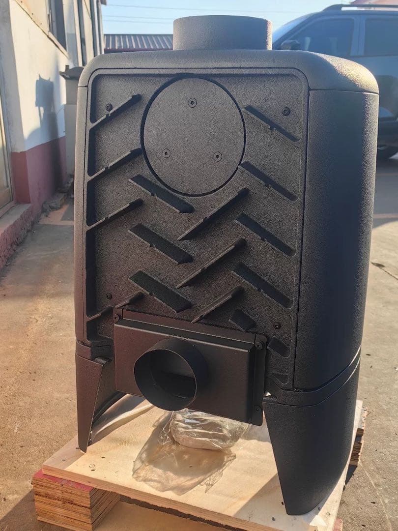 【季節商品・激安】新品鋳鉄薪ストーブ 屋外吸気可能・空気環境配慮 調理可 高蓄熱