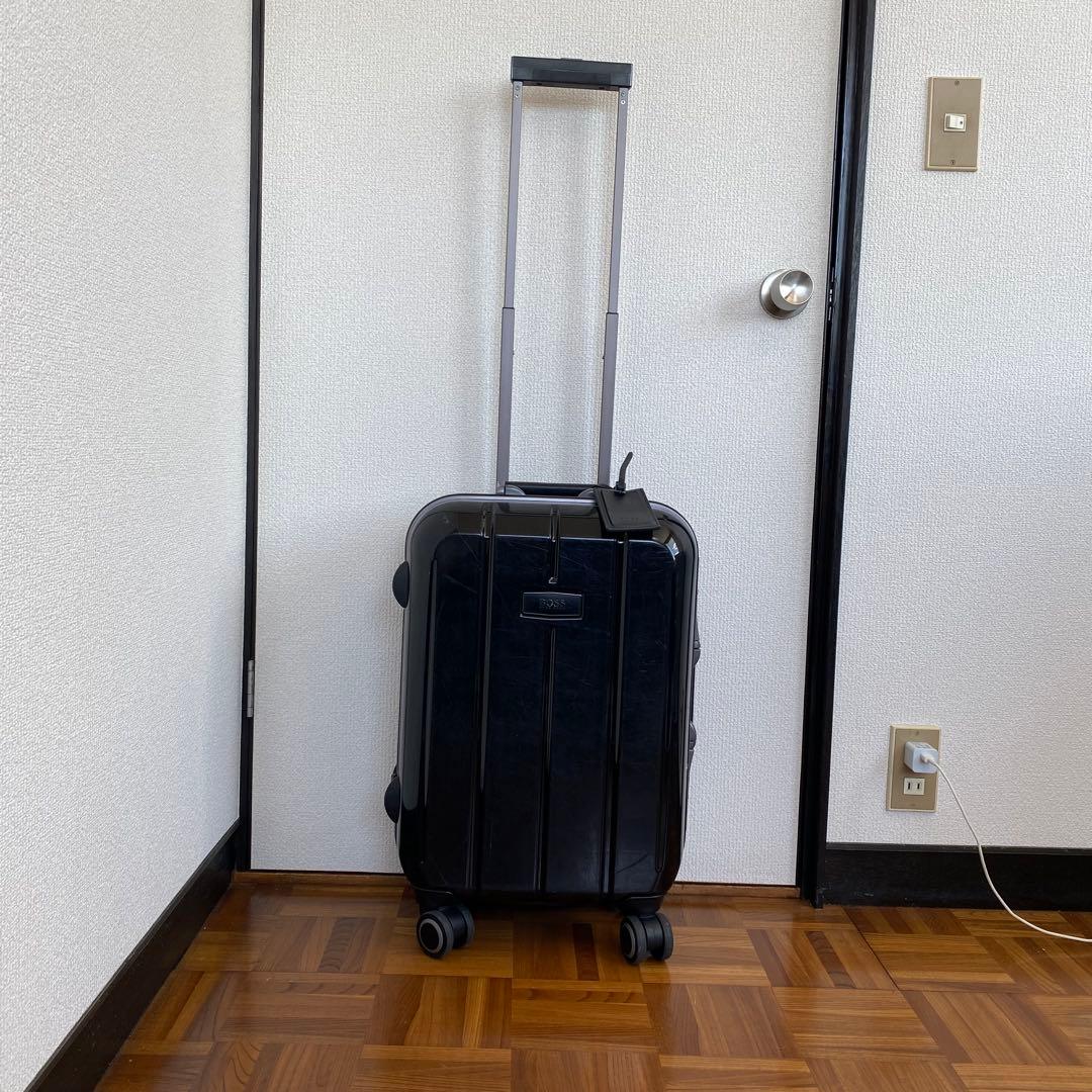 【廃盤レア物】HUGO BOSS スーツケース　大容量　黒