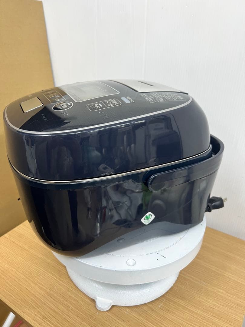 TOSHIBA 東芝 真空圧力IH炊飯器 RC-10VSN 2019年製