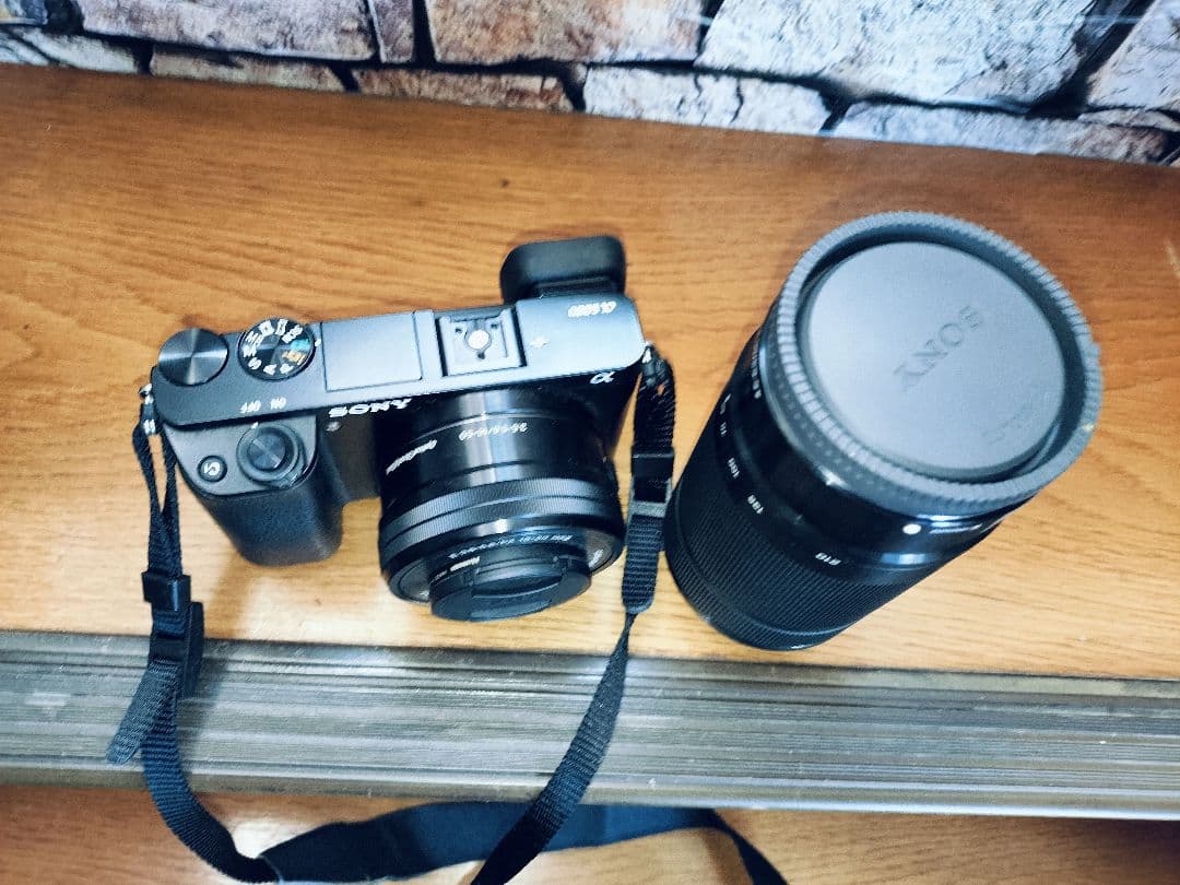 や*ま様 SONY　一眼レフカメラα6000　ダフルズームレンズセット　カメラ収