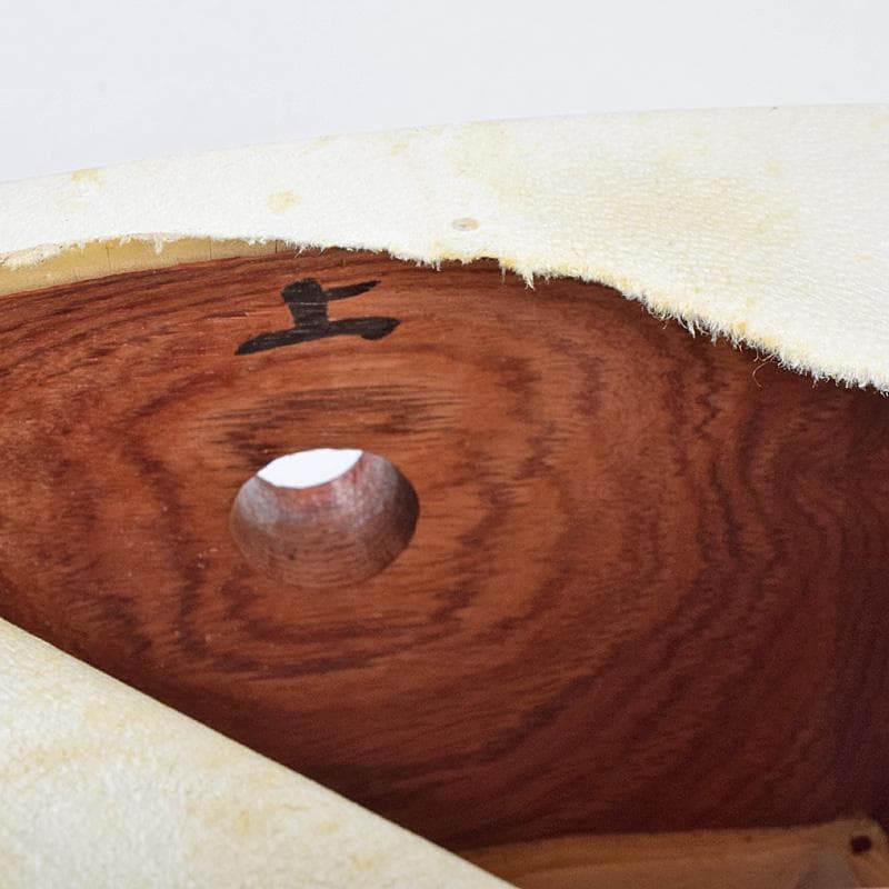 和楽器　弦楽器　唐木紫檀棹　金細三味線　ハードケース付　M　R9317B