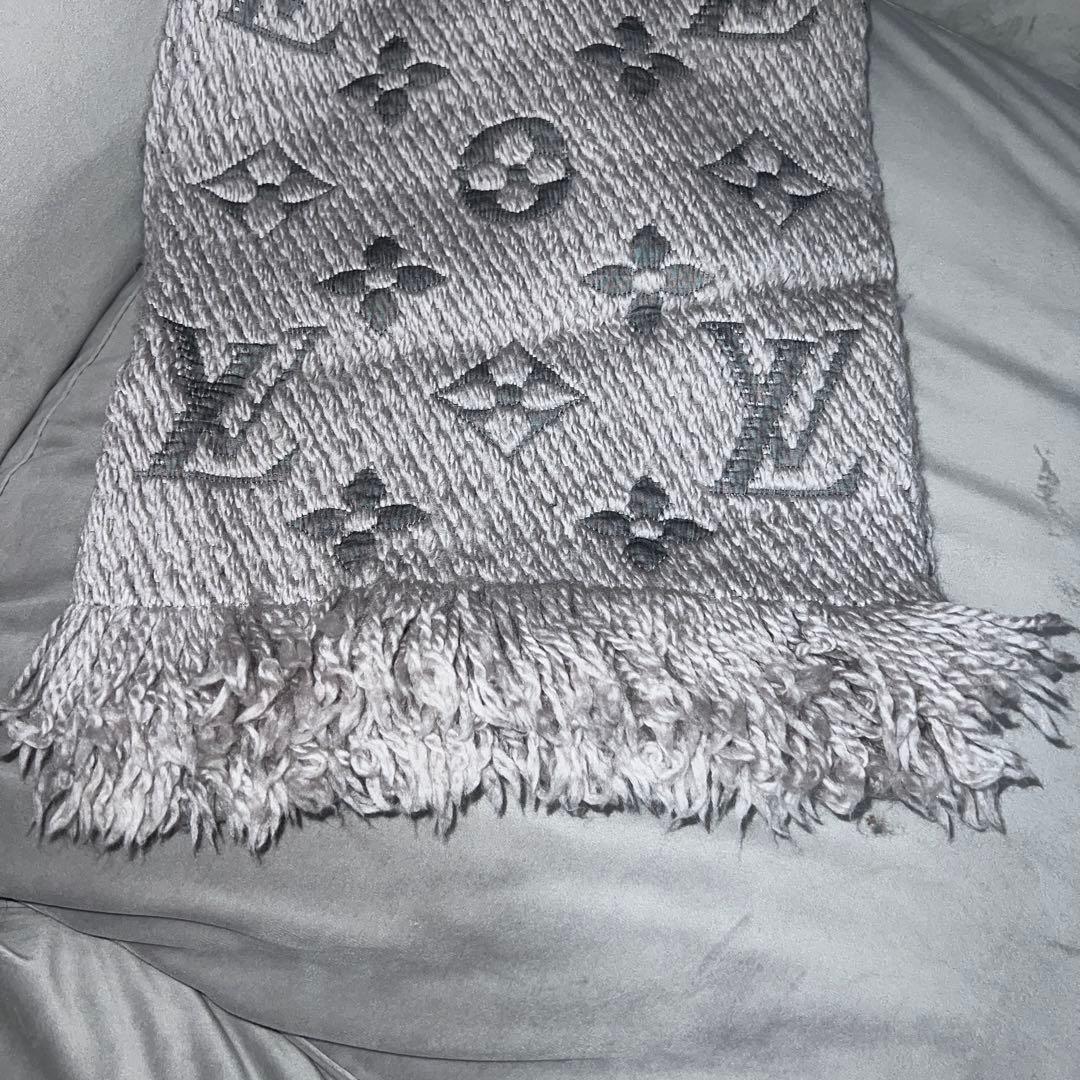 Louis Vuitton グレー マフラー