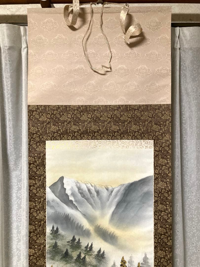 美品 春川先生 彩色山水園 掛軸 木箱付き