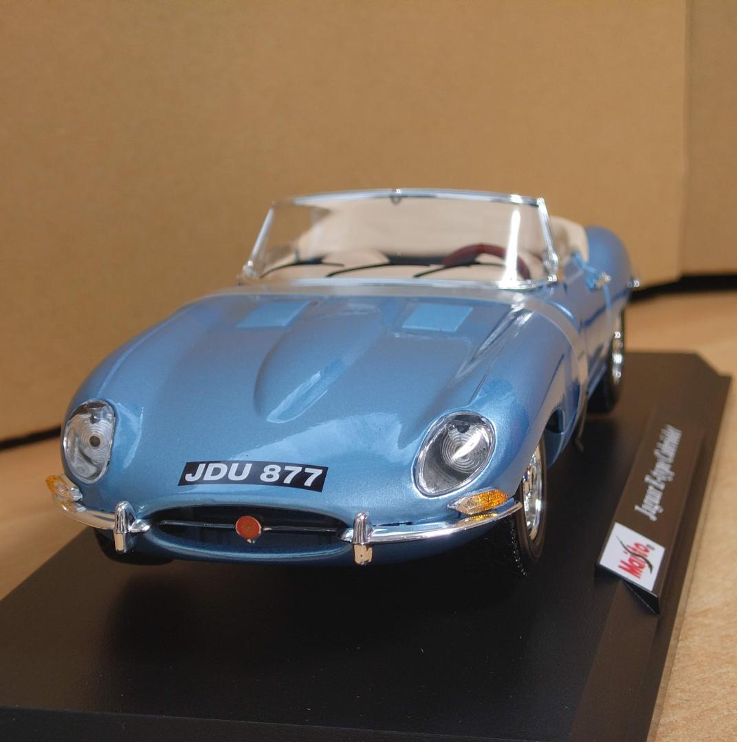 1/18 ジャガーEタイプ カブリオレ1961 ブルー マイスト合金製ミニカー