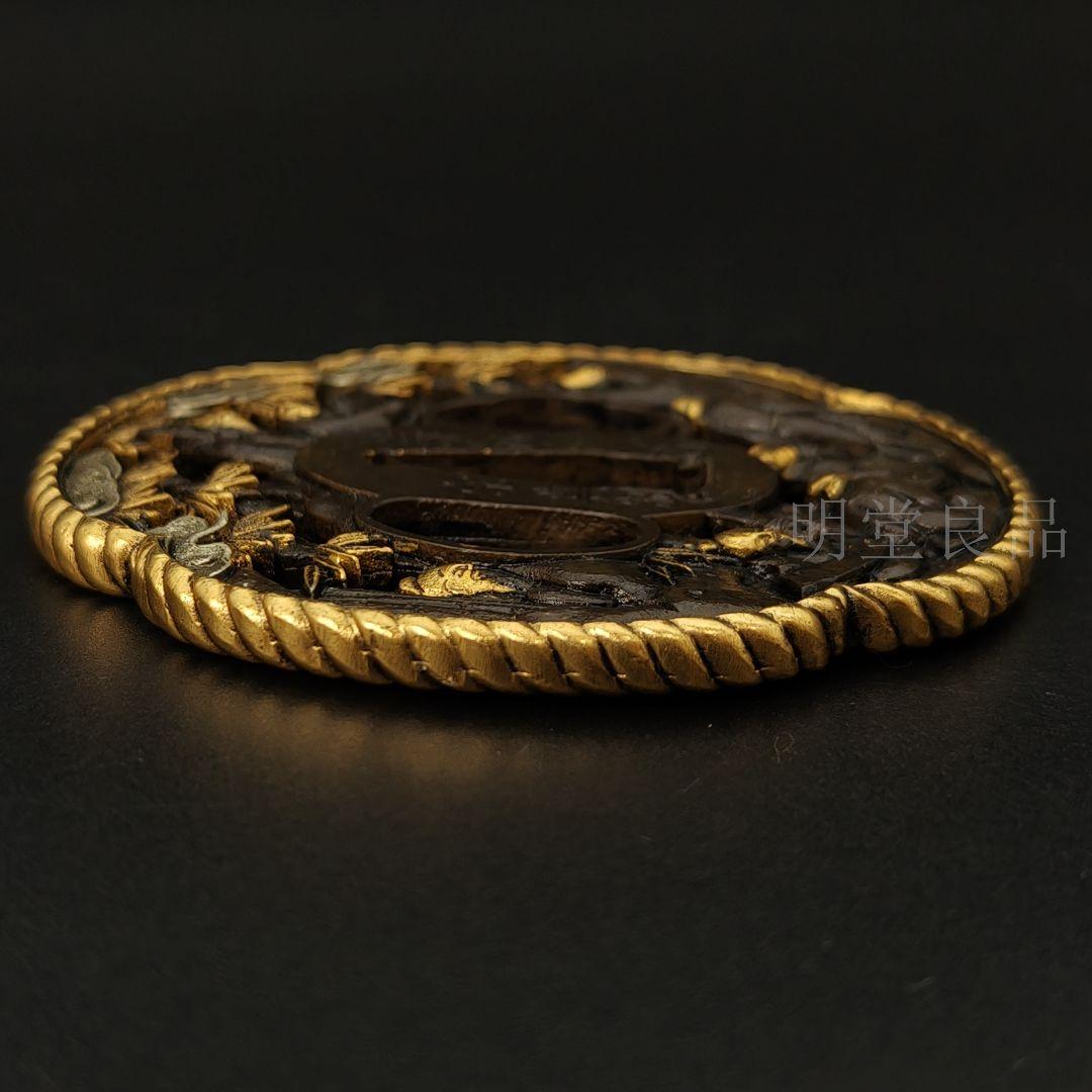 日本刀装具　鍔　竹林七賢者の図　 銅地　金工品　金銀メッキ　刀の鍔　刀剣美術