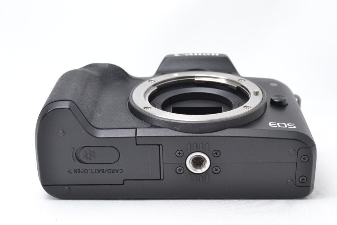 キャノン　Canon EOS Kiss M レンズキット