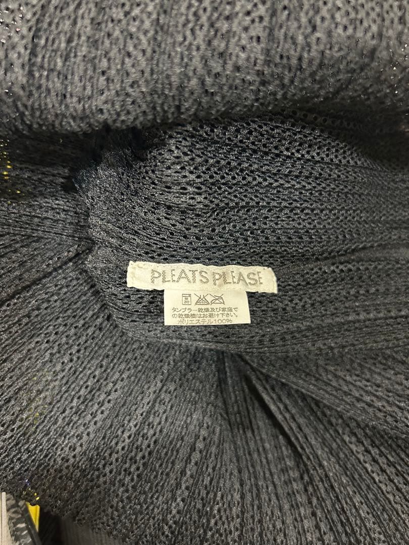 ⭐️プリーツプリーズタタミタンクトップ黒極美品⭐️