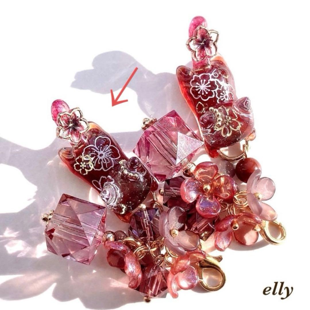 【ゼロ様】1652.天然石　琉球ガラス　和柄　じゃれ猫　レジン　キーホルダー