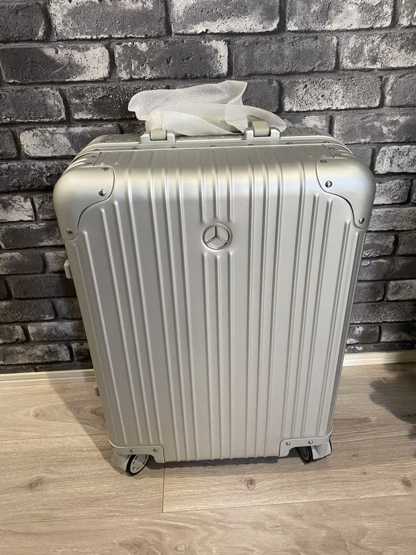新品未使用　メルセデス・ベンツ　アルミスーツケース　32リットル　限定非売品