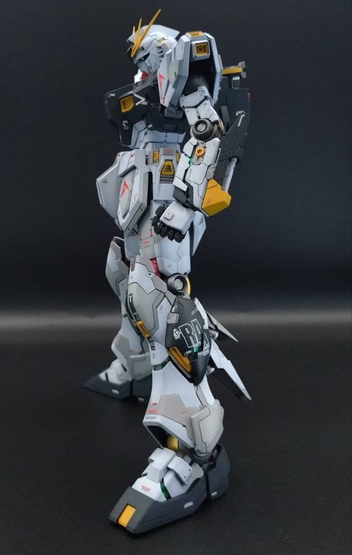 ガンプラ　完成品　MG1/100 νガンダムver.ka
