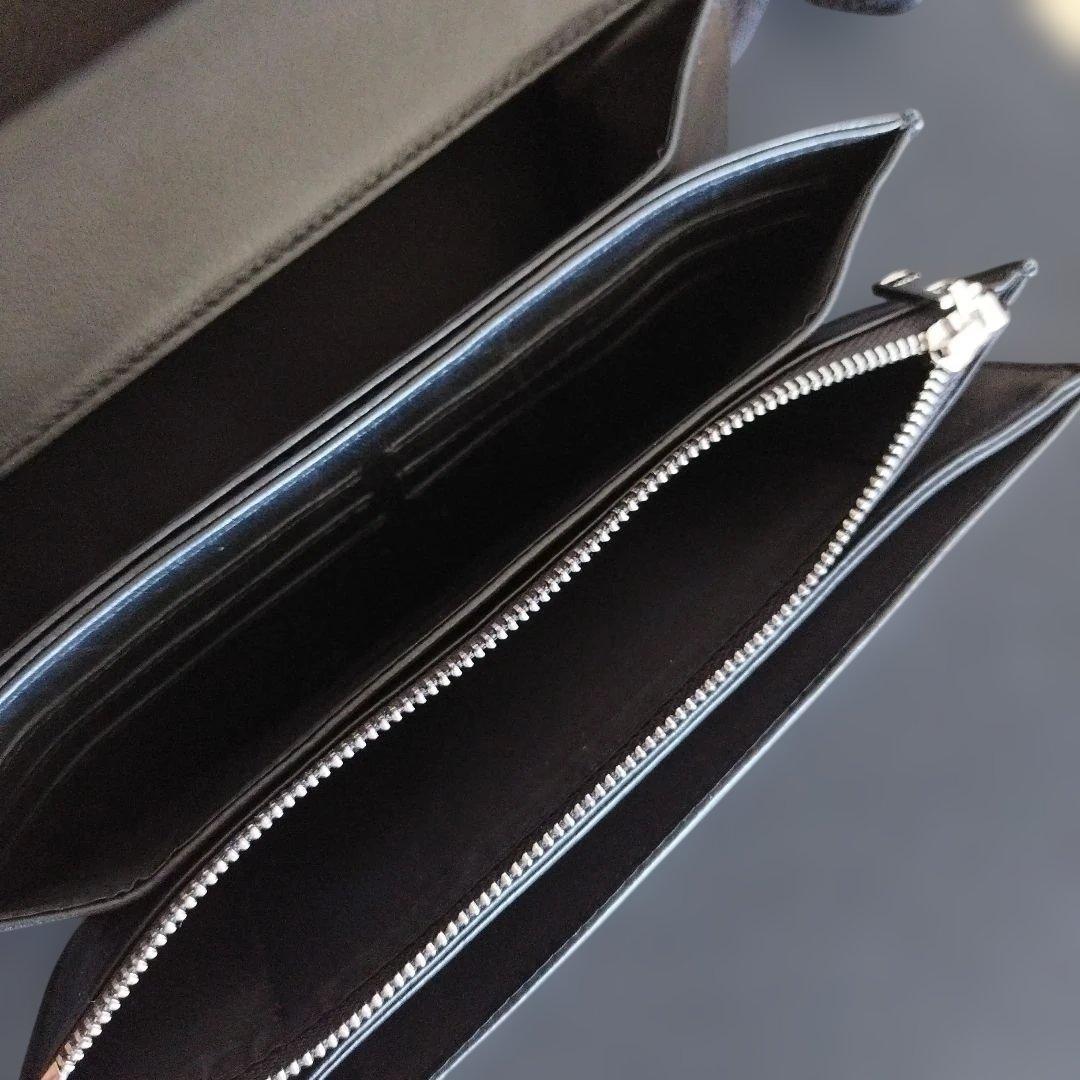 DIESEL ブラックショルダーバッグ【男女兼用】