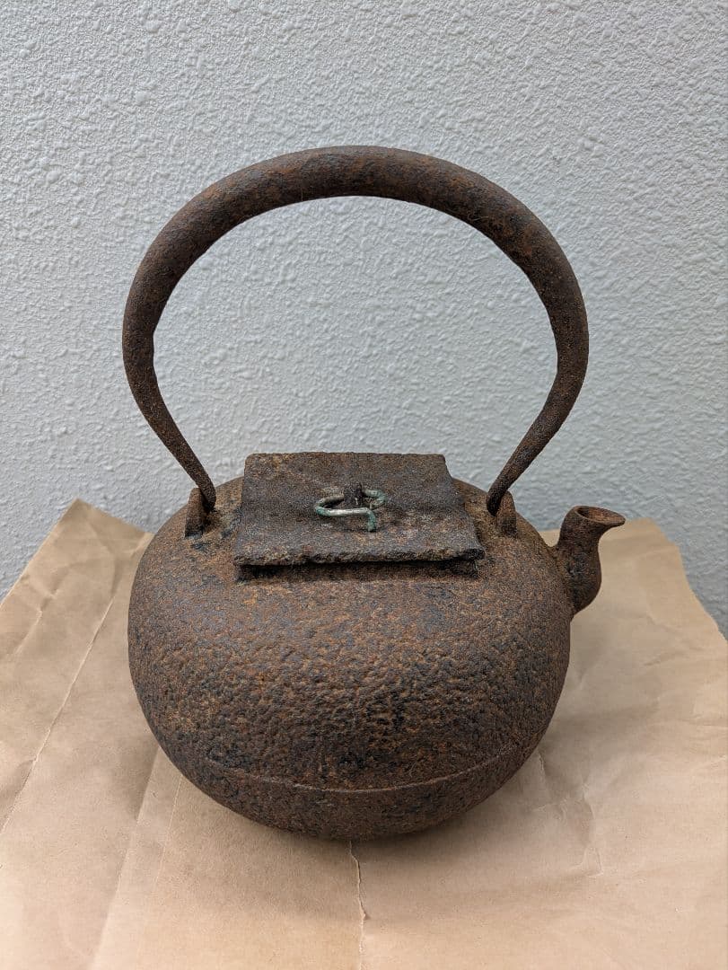 時代物　鉄瓶　四角蓋　円環摘み　検）龍文堂　金龍堂　亀文堂　鉄瓶　茶道具