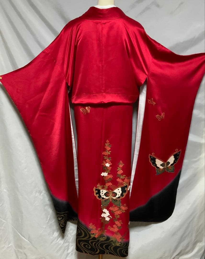 【振袖】鈴屋スーパー鈴ガード加工　赤黒染め分け　蝶と花紋様　正絹　成人式　結婚式
