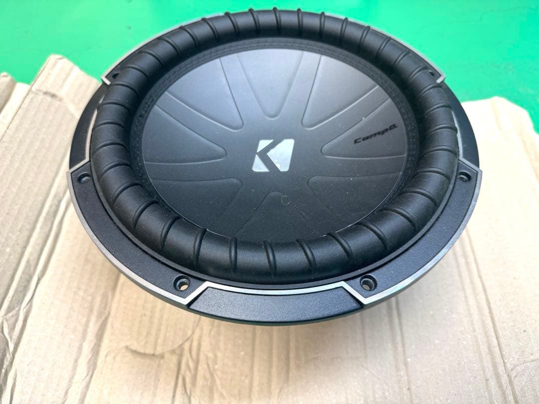 Kicker CompQ CWQ12インチ サブウーファー