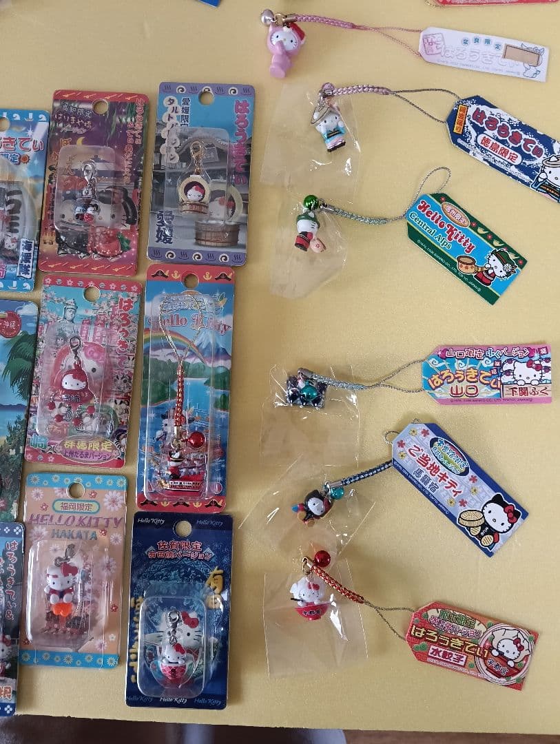 1　ご当地ハローキティファスナーストラップなど日本全国47都道府県制覇！＋１個