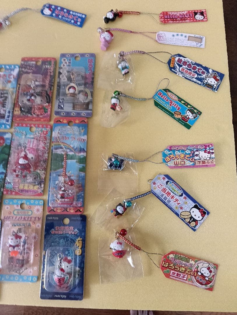 1　ご当地ハローキティファスナーストラップなど日本全国47都道府県制覇！＋１個