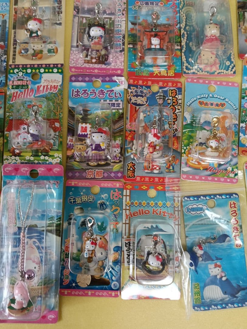 1　ご当地ハローキティファスナーストラップなど日本全国47都道府県制覇！＋１個