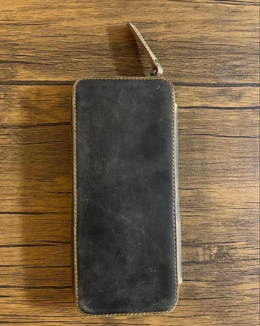 バハギア　ラウンドジップペンケース