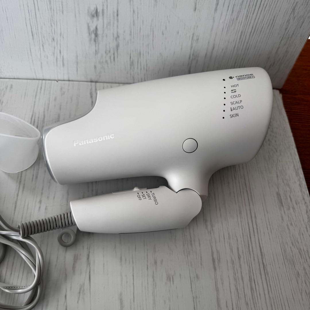 【Panasonic】ヘアドライヤー　ナノケア EH-NAOG ホワイト