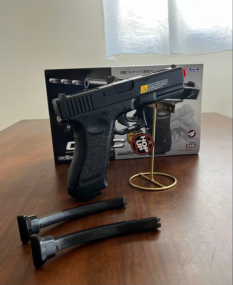 新品　東京マルイ　カスタム品　グロック18C 強化カーボンピニオン　マガジン2本