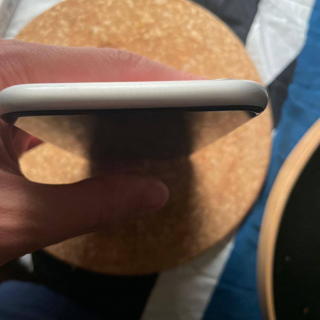 【美品】iPhone XR 128GB SIMフリー　ホワイト