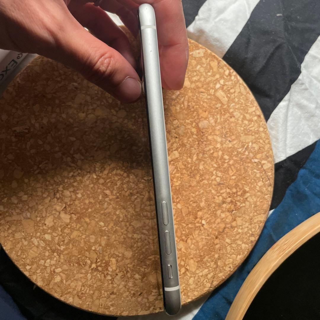 【美品】iPhone XR 128GB SIMフリー　ホワイト